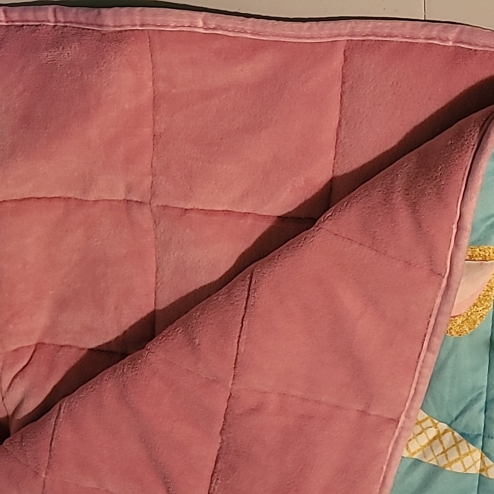 Kid's unicorn weighted throw - Picture 3 of 3